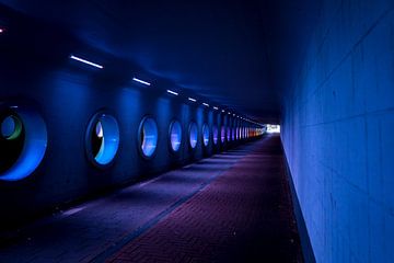 Licht aan eind van de tunnel van Paquita Six