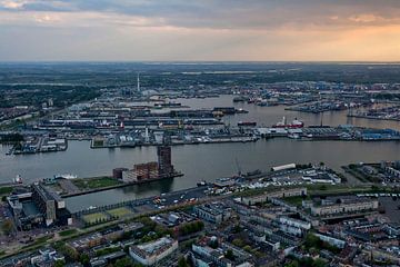 De haven van Rotterdam sur Roy Poots