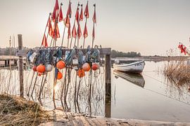 Winterse sfeer in de haven van Darßer Ort bij Prerow aan de Oostzee van Christian Müringer