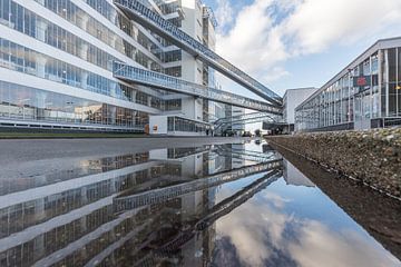 L'usine Van Nelle à Rotterdam reflétait sur MS Fotografie | Marc van der Stelt