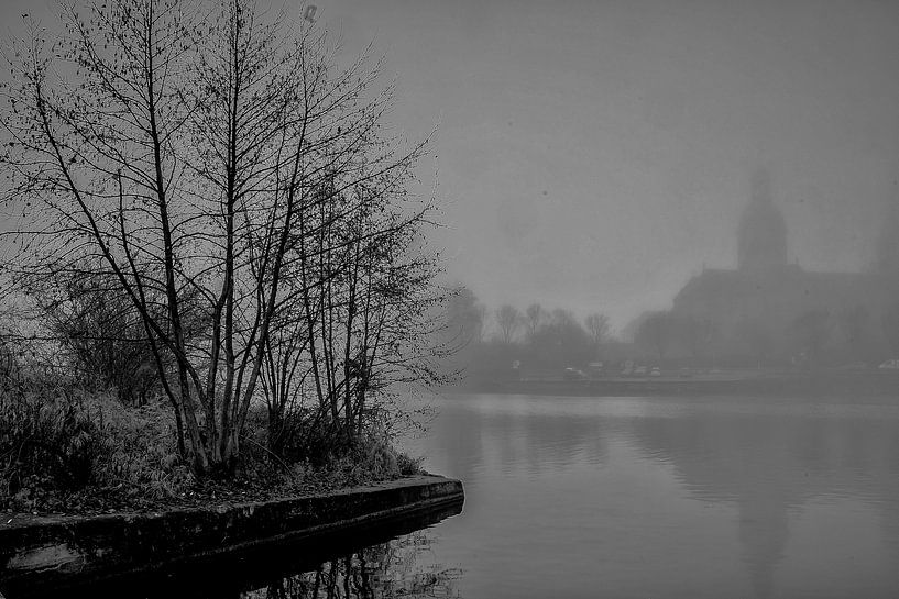 dunkelgraue Bilder von Thomas Riess