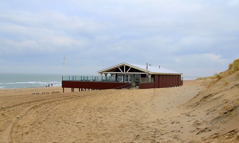 Beach pavilion the Strandloper Zeeland by Jose Lok