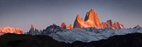 Le massif de Fitzroy au lever du soleil par Chris Stenger Aperçu