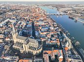 Kampen stadsgezicht aan de IJssel tijdens een koude winterzon van Sjoerd van der Wal Fotografie thumbnail