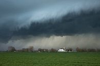 Bauernhof mit herannahendem Sturm von Paul Begijn Miniaturansicht