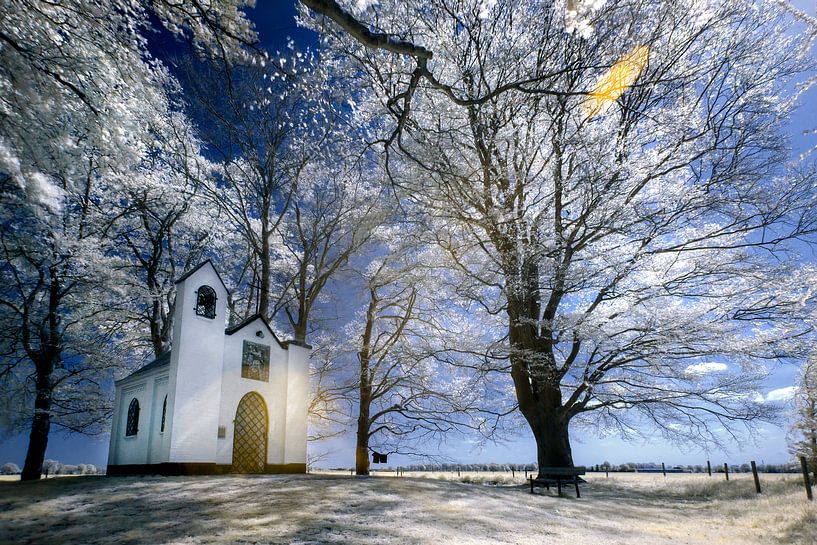 Chapelle Saint Joseph à infrarouge par Joris Buijs Fotografie