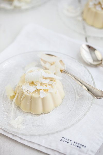 Panna cotta de chocolat blanc &amp; noix de coco par Nina van der Kleij