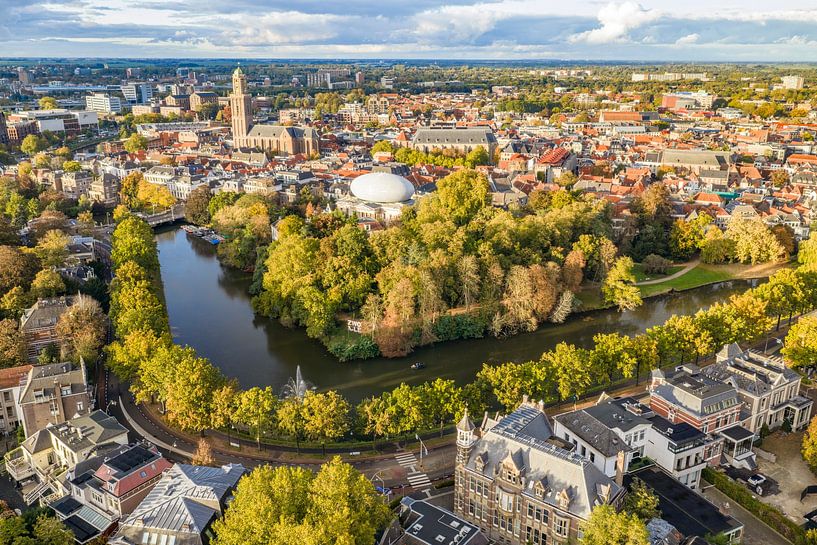 Zwolle luchtfoto tijdens een mooie herfstdag van Sjoerd van der Wal Fotografie