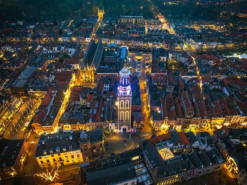 Kampen Nieuwe Toren tijdens een winteravond van Sjoerd van der Wal Fotografie