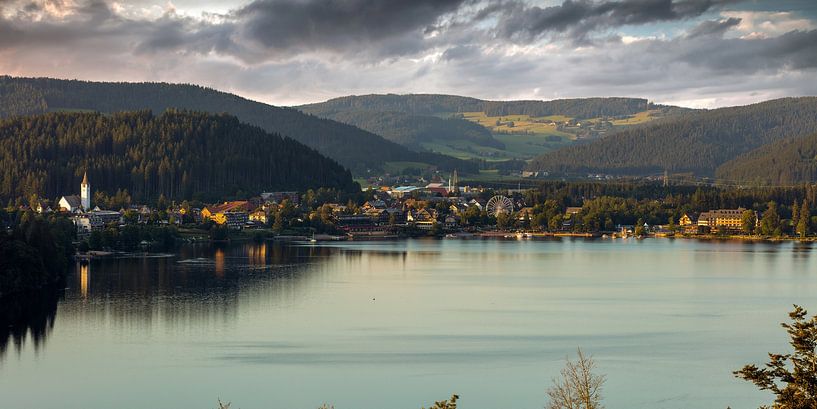 Lac au crépuscule par Jürgen Wiesler