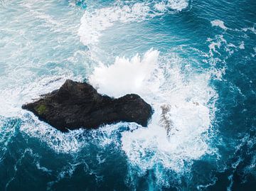 Wasser und Stein auf der Insel Madeira. von Roman Robroek – Fotos verlassener Gebäude