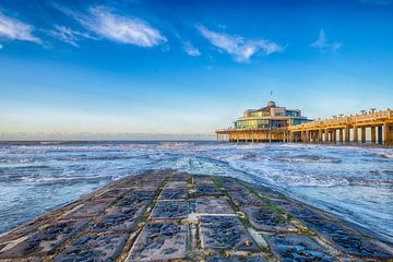 Pier Blankenberge bei Sonnenuntergang von Mike Maes