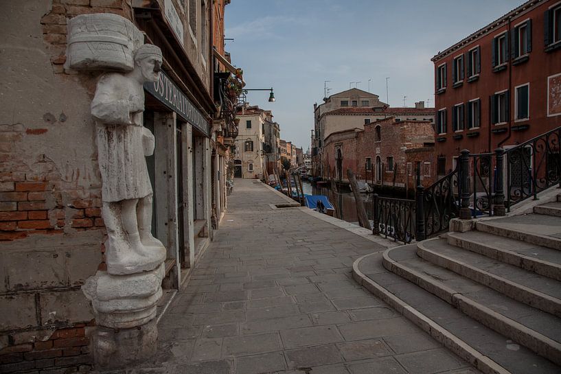 Mr. Rioba (man with the nose) in the square of the Moors, Venice by Joost Adriaanse