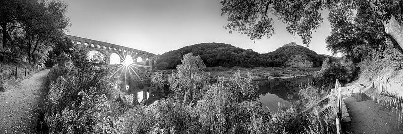 Pont Du Gard schwarz-weiß von Manfred Voss, Schwarz-weiss Fotografie