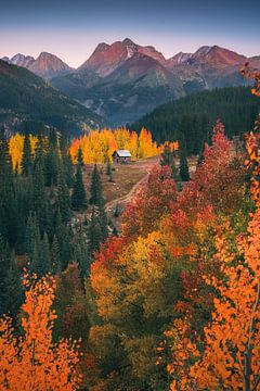 Herfst Boshut Muur Kunst - Berg Landschap Fotografie Print - San Juan Bergen van Colorado Foto van Daniel Forster