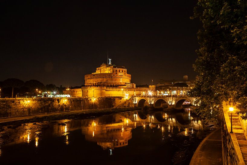 night view of Castel sant angelo in Rome by Eric van Nieuwland