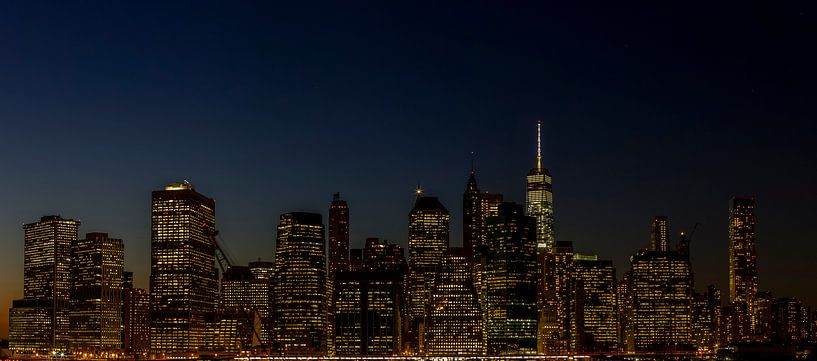 Manhattan s'avonds van René Roos
