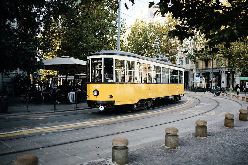 Milan by Hello Pompoyo
