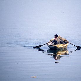 Jonge roeier op de Ganges. van Dick Termond