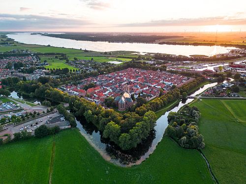 Binnenstad van Elburg tijdens zonsondergang