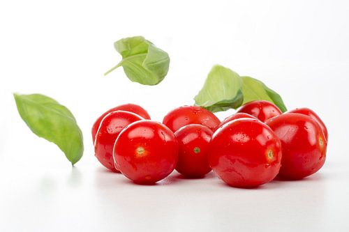 Tomaten en basilicum