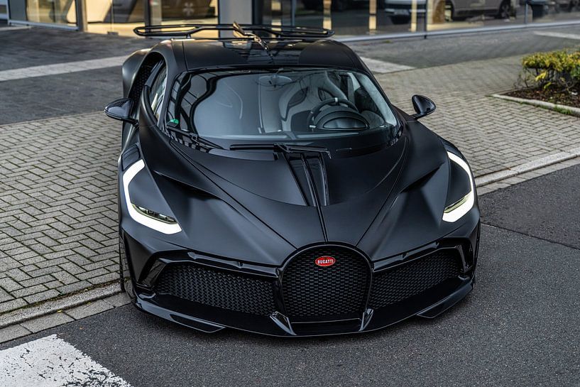 Bugatti Divo noire par Bas Fransen