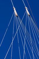 Linien in Weiß und Blau