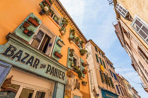 The Panier district in Marseille’s Old Town – France by Werner Dieterich
