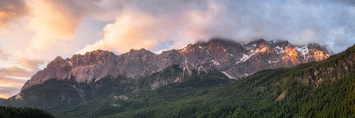Zonsopgang boven de Zugspitze