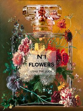Stilleven met bloemen in een parfumfles