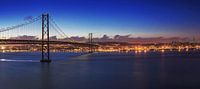 Lissabon und Ponte 25 de Abril - Panorama zur blauen Stunde von Frank Herrmann Miniaturansicht