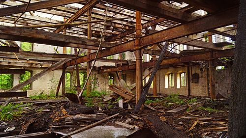 Ruïne van het pakhuis van het molencomplex Böllberg in Halle in Duitsland
