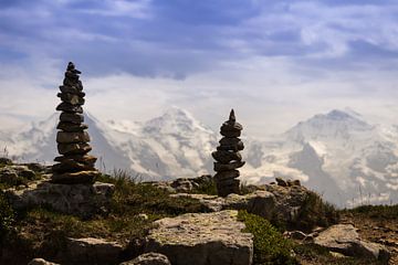 Steenmannetjes op berg in Alpen von Michel Vedder Photography