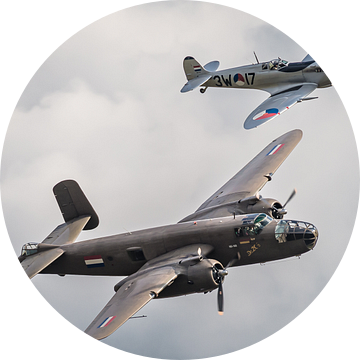 B-25 Mitchell en Supermarine Spitfire van KC Photography