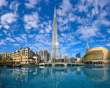 Dubai Innenstadt mit Burj Khalifa, UAE von Michael Abid