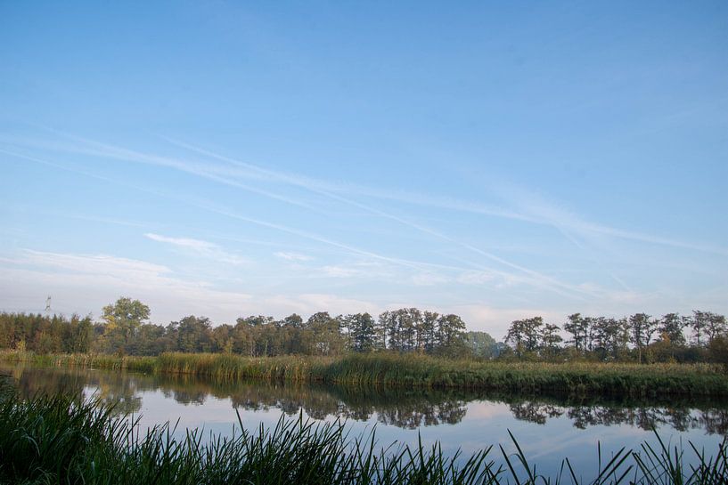 Blauwe luchten boven de nRottige Meenthe van Willie Kamminga