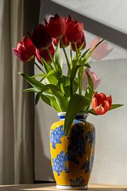 Vase blue dream with red tulip by Susan Hol