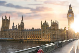 Goldenes Licht über Westminster von Pilar Toscano