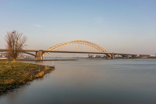 Waalbrug Nijmegen vanuit Ooijpolder
