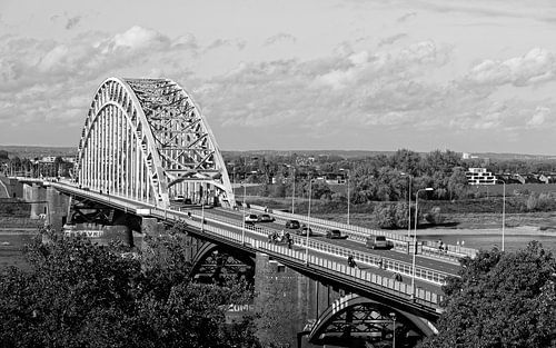 Pont sur le Waal près de Nijmegen
