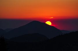 Alpenglow - spectaculaire foto's van de zonsondergang in de bergen. van Miriam Schwarzfischer Fotografie
