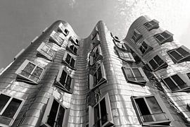 Moderne architectuur in de Mediahaven van Düsseldorf (7-111163) van Franz Walter