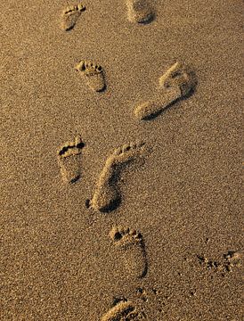 Voetprint in het zand van Adinda Heeres