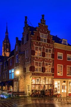 Grachtenhaus in Delft in der Abenddämmerung  von gaps photography