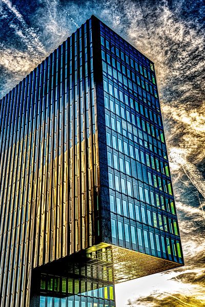 Hotelfassade dramatisch von Dieter Walther