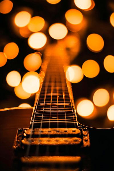 Akustische Gitarre im Lichtermeer von Poster Art Shop