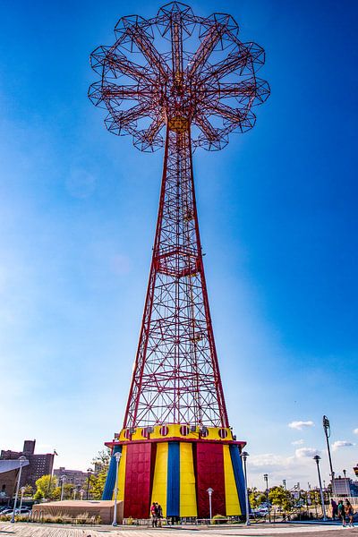Alte eiserne Attraktion am Pier in Strandnähe in Coney Island, New York City in den Vereinigten Staa von WorldWidePhotoWeb