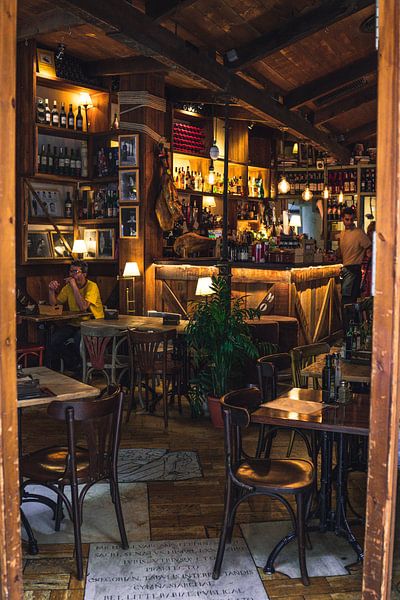 Cafe in Sevilla by Arnold Maisner
