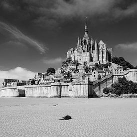 Le Mont-Saint-Michel in monochrome by Felix Sedney