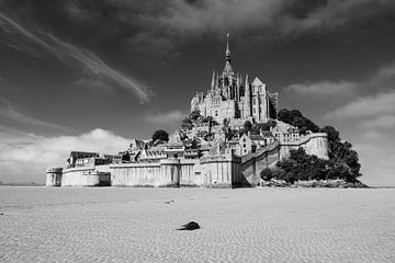 Le Mont-Saint-Michel in Schwarzweiß